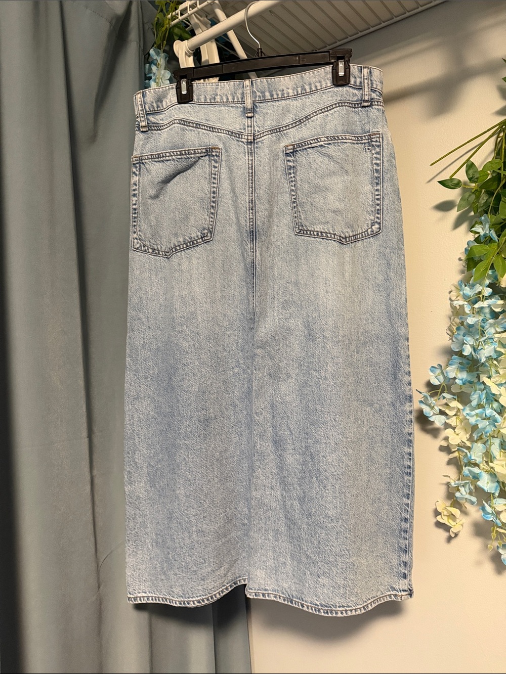 rag & bone Light Wash Denim Midi Skirt with Center Front Slit Claire midi 31 - Picture 2 of 3
